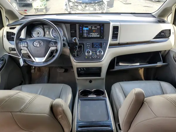5TDYZ3DCXHS781522 2017 TOYOTA SIENNA - Image 8