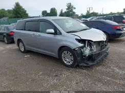 5TDYZ3DCXHS784209 2017 TOYOTA SIENNA