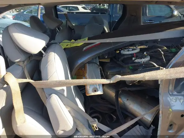 5TDYZ3DCXHS784310 2017 TOYOTA SIENNA - Image 8