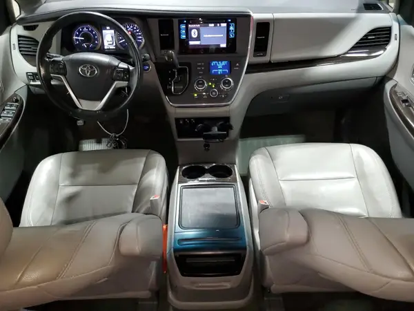 5TDYZ3DCXHS785618 2017 TOYOTA SIENNA - Image 8