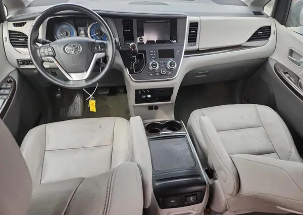 5TDYZ3DCXHS786848 2017 TOYOTA SIENNA - Image 8