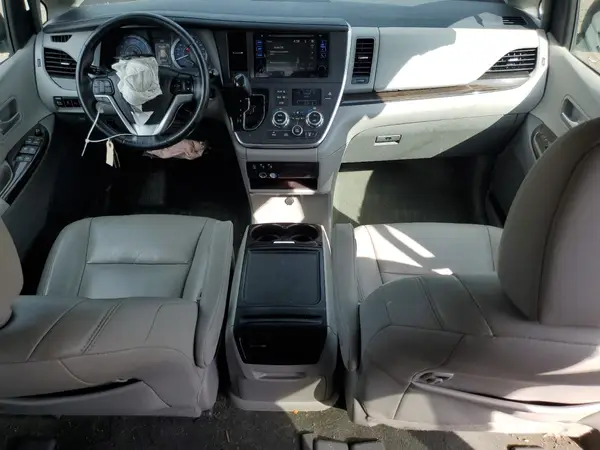 5TDYZ3DCXHS794013 2017 TOYOTA SIENNA - Image 8
