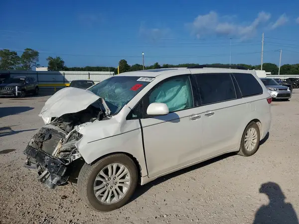 5TDYZ3DCXHS798904 2017 TOYOTA SIENNA - Image 1