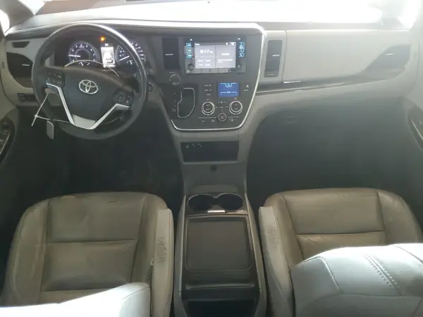 5TDYZ3DCXHS808251 2017 TOYOTA SIENNA - Image 8