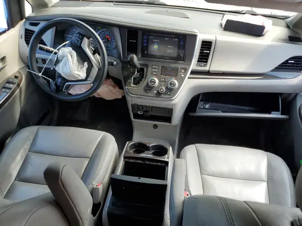 5TDYZ3DCXHS812168 2017 TOYOTA SIENNA - Image 8