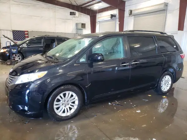 5TDYZ3DCXHS815412 2017 TOYOTA SIENNA - Image 1