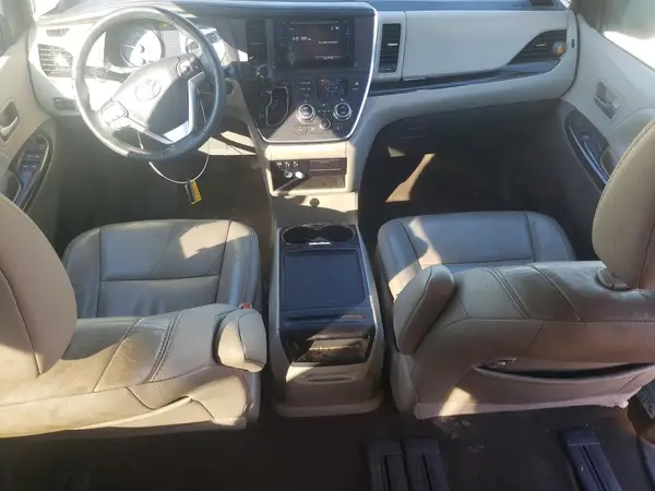 5TDYZ3DCXHS815412 2017 TOYOTA SIENNA - Image 8