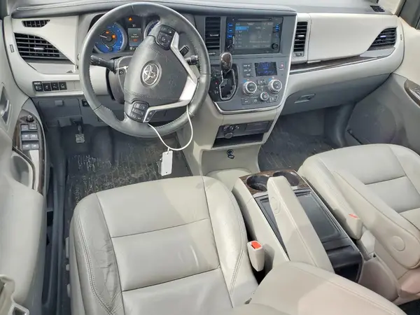 5TDYZ3DCXHS817662 2017 TOYOTA SIENNA - Image 8