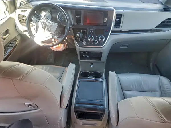 5TDYZ3DCXHS819749 2017 TOYOTA SIENNA - Image 8