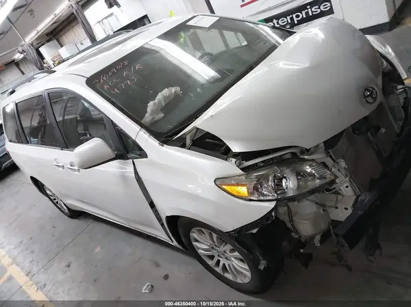 5TDYZ3DCXHS824773 2017 TOYOTA SIENNA - Image 1