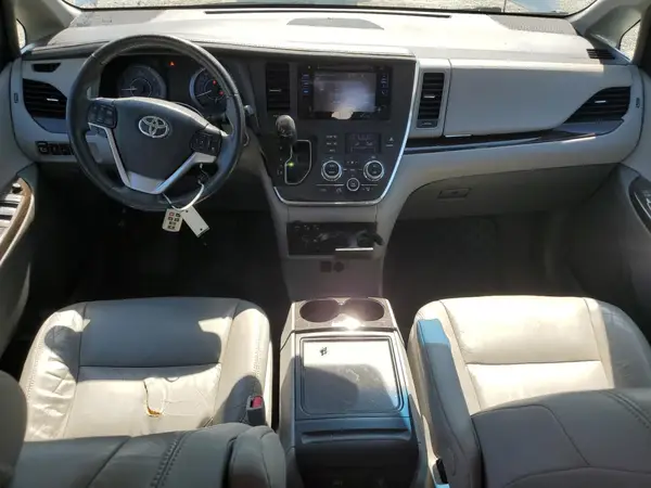5TDYZ3DCXHS826670 2017 TOYOTA SIENNA - Image 8