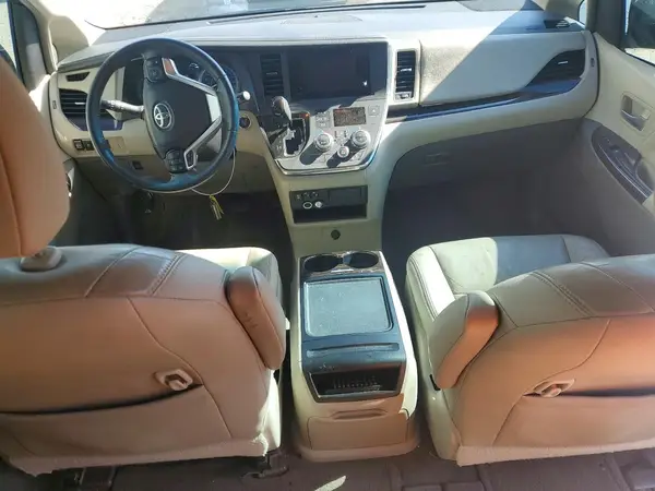 5TDYZ3DCXHS827205 2017 TOYOTA SIENNA - Image 8
