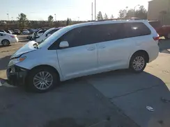 5TDYZ3DCXHS827608 2017 TOYOTA SIENNA