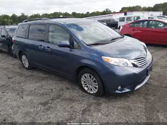 5TDYZ3DCXHS831416 2017 TOYOTA SIENNA