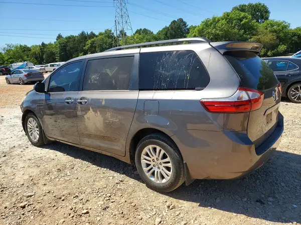 5TDYZ3DCXHS836521 2017 TOYOTA SIENNA - Image 2
