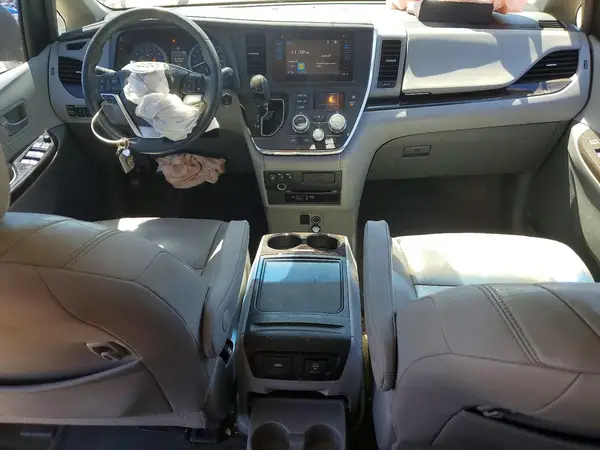 5TDYZ3DCXHS836521 2017 TOYOTA SIENNA - Image 8