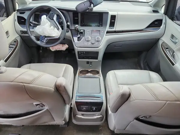 5TDYZ3DCXHS838785 2017 TOYOTA SIENNA - Image 8