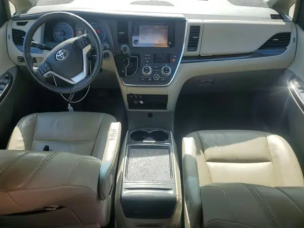 5TDYZ3DCXHS840388 2017 TOYOTA SIENNA - Image 8