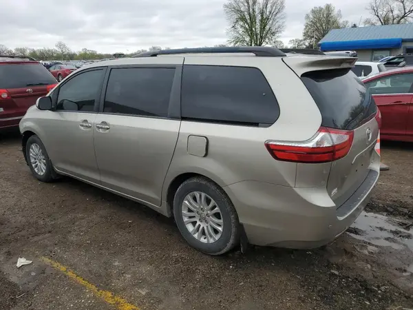 5TDYZ3DCXHS840925 2017 TOYOTA SIENNA - Image 2