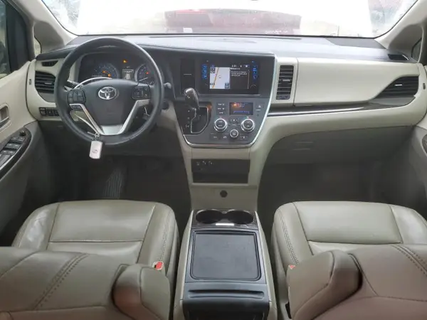 5TDYZ3DCXHS840925 2017 TOYOTA SIENNA - Image 8
