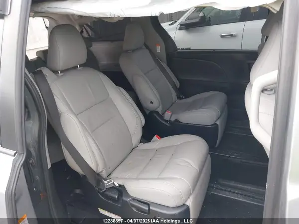 5TDYZ3DCXHS845493 2017 TOYOTA SIENNA - Image 8