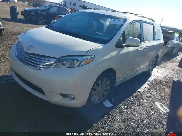 5TDYZ3DCXHS846062 2017 TOYOTA SIENNA - Image 2