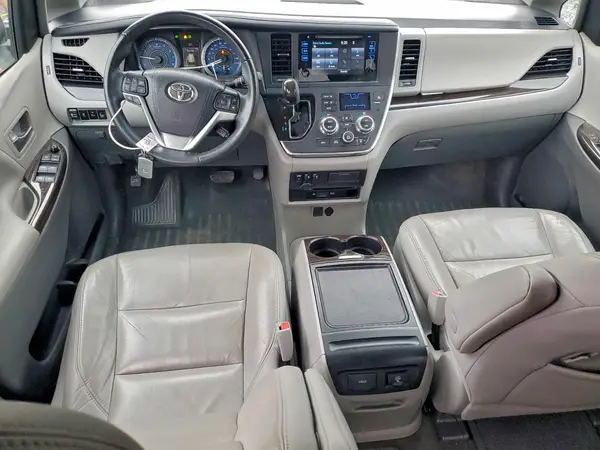 5TDYZ3DCXHS848877 2017 TOYOTA SIENNA - Image 8
