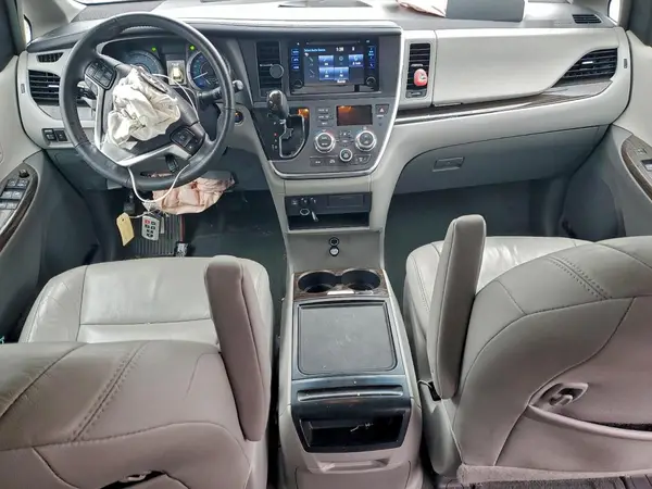 5TDYZ3DCXHS849107 2017 TOYOTA SIENNA - Image 8