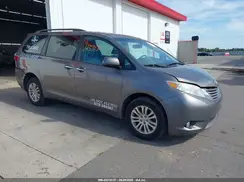 5TDYZ3DCXHS850080 2017 TOYOTA SIENNA