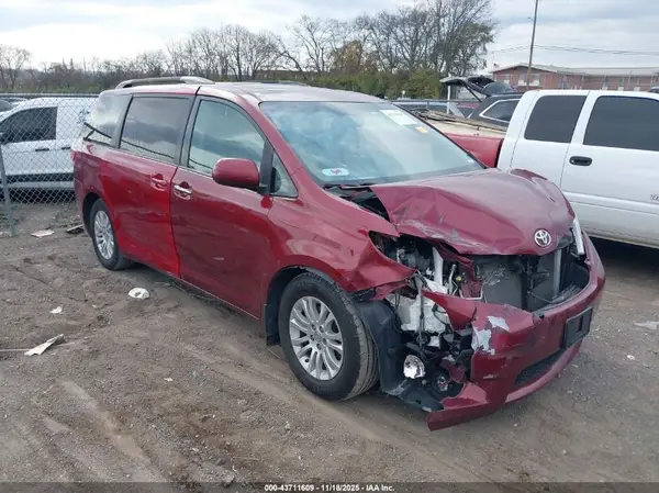 5TDYZ3DCXHS850564 2017 TOYOTA SIENNA