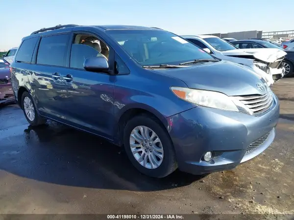 5TDYZ3DCXHS851407 2017 TOYOTA SIENNA - Image 1