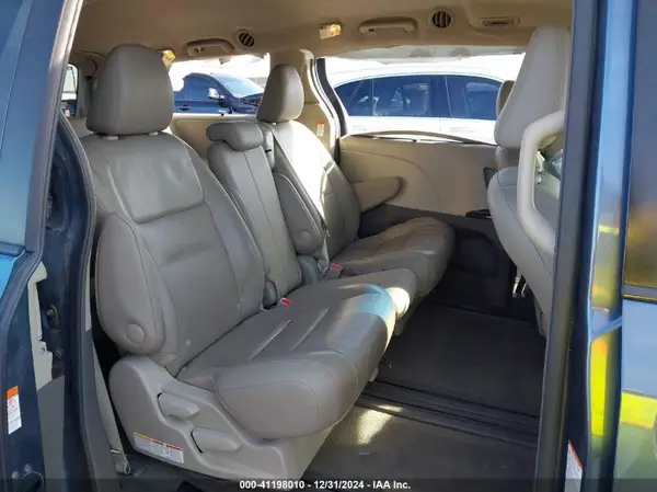 5TDYZ3DCXHS851407 2017 TOYOTA SIENNA - Image 8