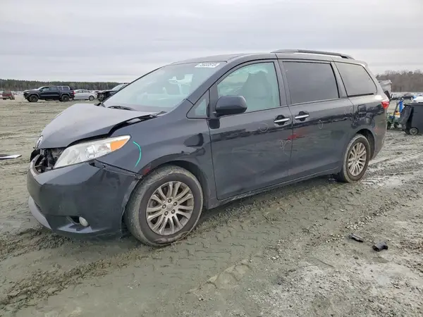 5TDYZ3DCXHS851696 2017 TOYOTA SIENNA - Image 1