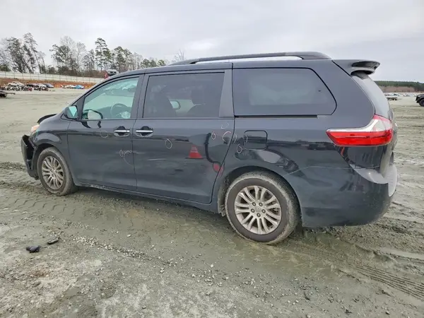 5TDYZ3DCXHS851696 2017 TOYOTA SIENNA - Image 2