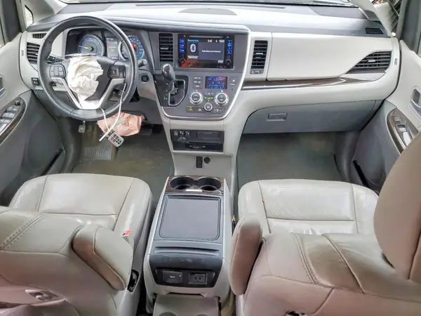 5TDYZ3DCXHS851696 2017 TOYOTA SIENNA - Image 8