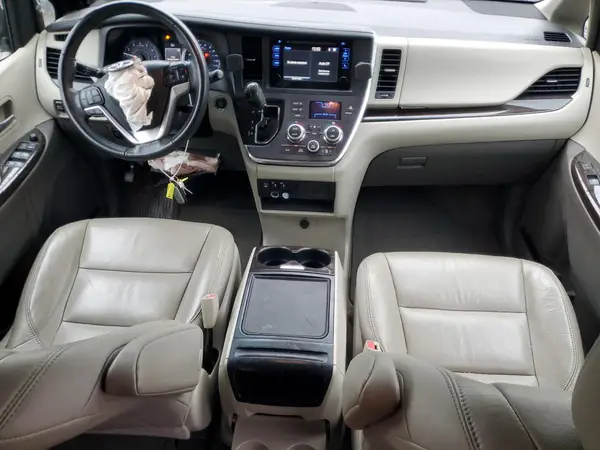 5TDYZ3DCXHS861421 2017 TOYOTA SIENNA - Image 8