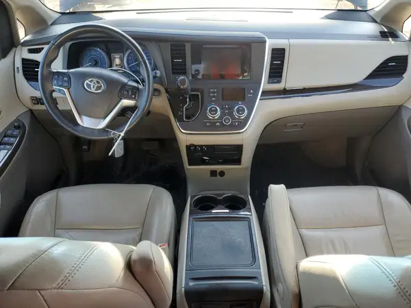 5TDYZ3DCXHS863640 2017 TOYOTA SIENNA - Image 8