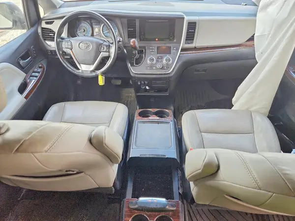 5TDYZ3DCXHS868305 2017 TOYOTA SIENNA - Image 8