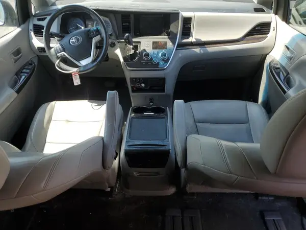 5TDYZ3DCXHS871107 2017 TOYOTA SIENNA - Image 8