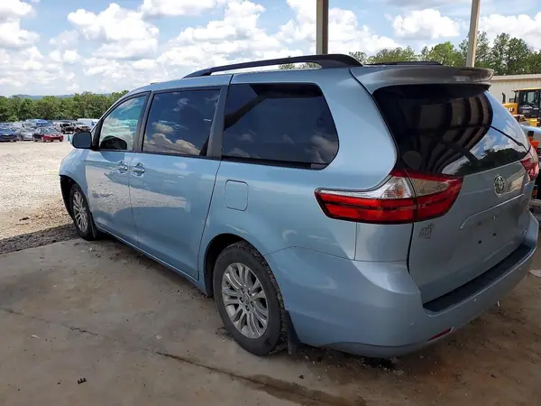 5TDYZ3DCXHS871186 2017 TOYOTA SIENNA - Image 2