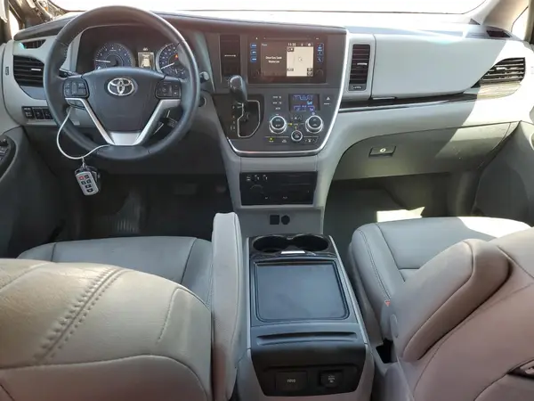 5TDYZ3DCXHS871303 2017 TOYOTA SIENNA - Image 8