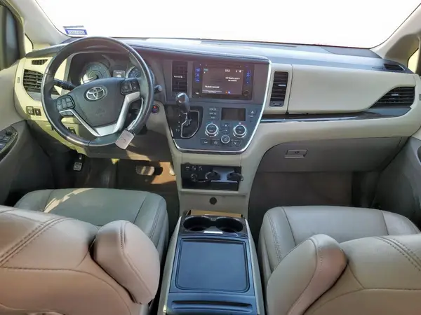 5TDYZ3DCXHS888621 2017 TOYOTA SIENNA - Image 8