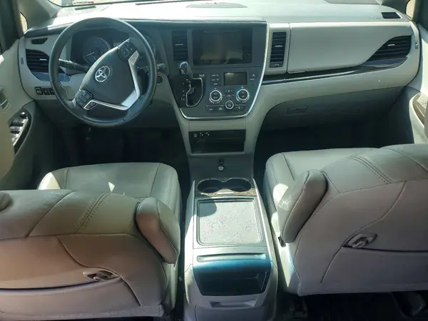 5TDYZ3DCXHS890370 2017 TOYOTA SIENNA - Image 8