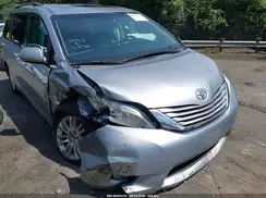 5TDYZ3DCXHS891101 2017 TOYOTA SIENNA
