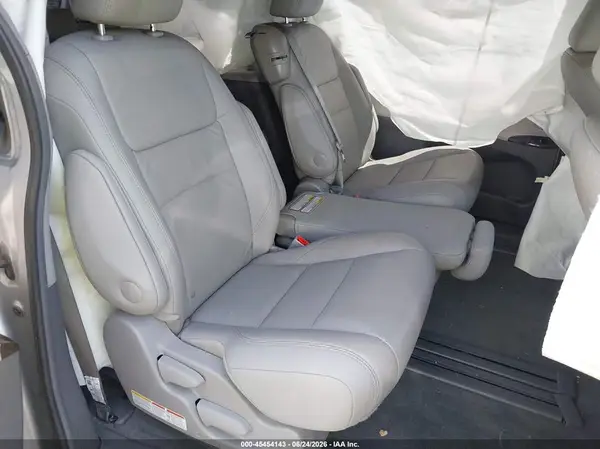 5TDYZ3DCXHS891101 2017 TOYOTA SIENNA - Image 8