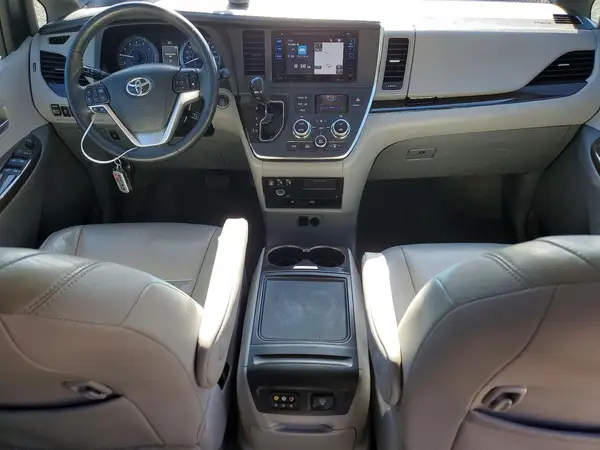 5TDYZ3DCXHS892233 2017 TOYOTA SIENNA - Image 8