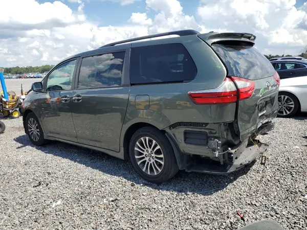 5TDYZ3DCXJS906346 2018 TOYOTA SIENNA - Image 2