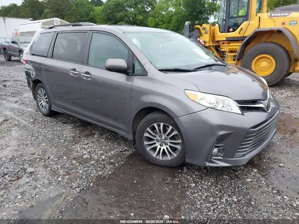 5TDYZ3DCXJS907898 2018 TOYOTA SIENNA - Image 1