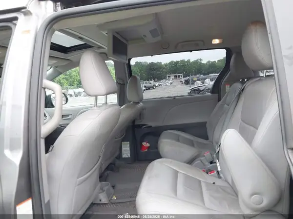 5TDYZ3DCXJS907898 2018 TOYOTA SIENNA - Image 8