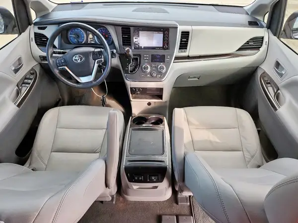 5TDYZ3DCXJS909974 2018 TOYOTA SIENNA - Image 8